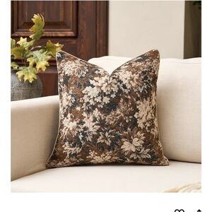 Floral Patterned Throw Pillow 18x18 never used brand new